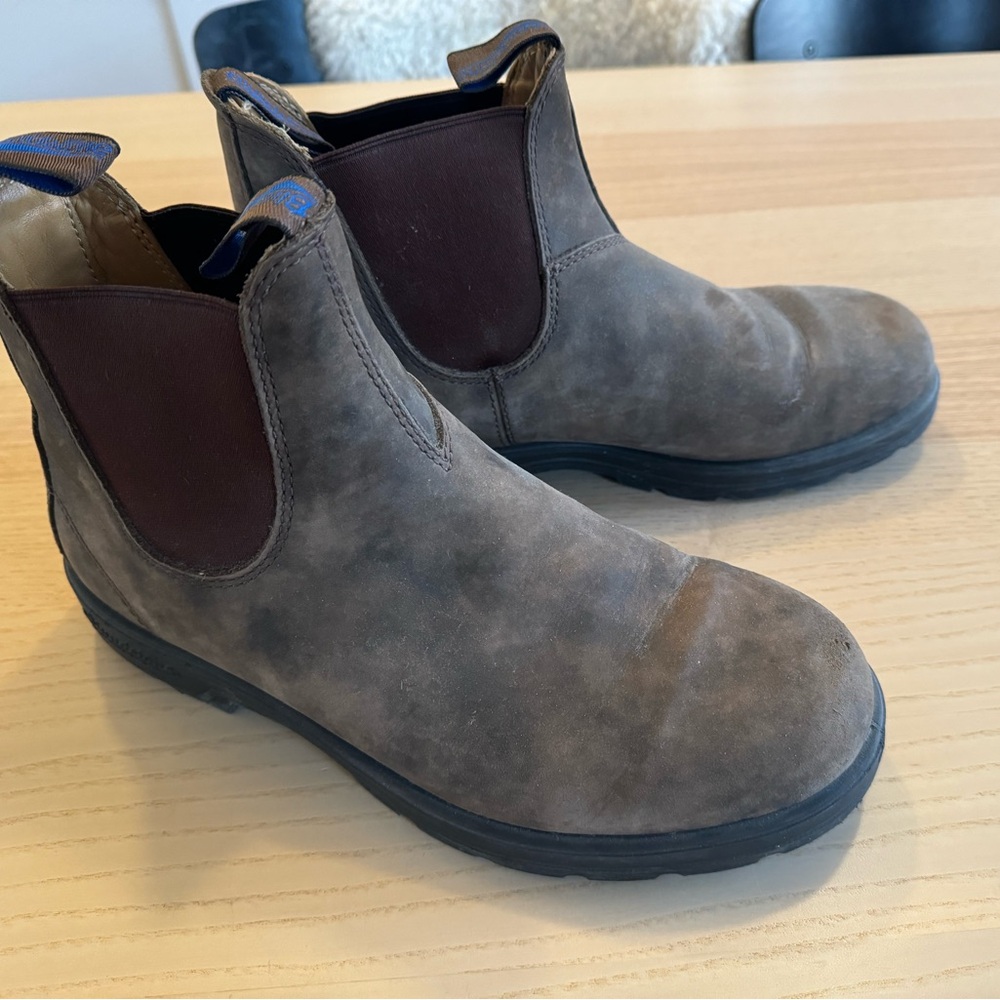 Blundstone brown boots